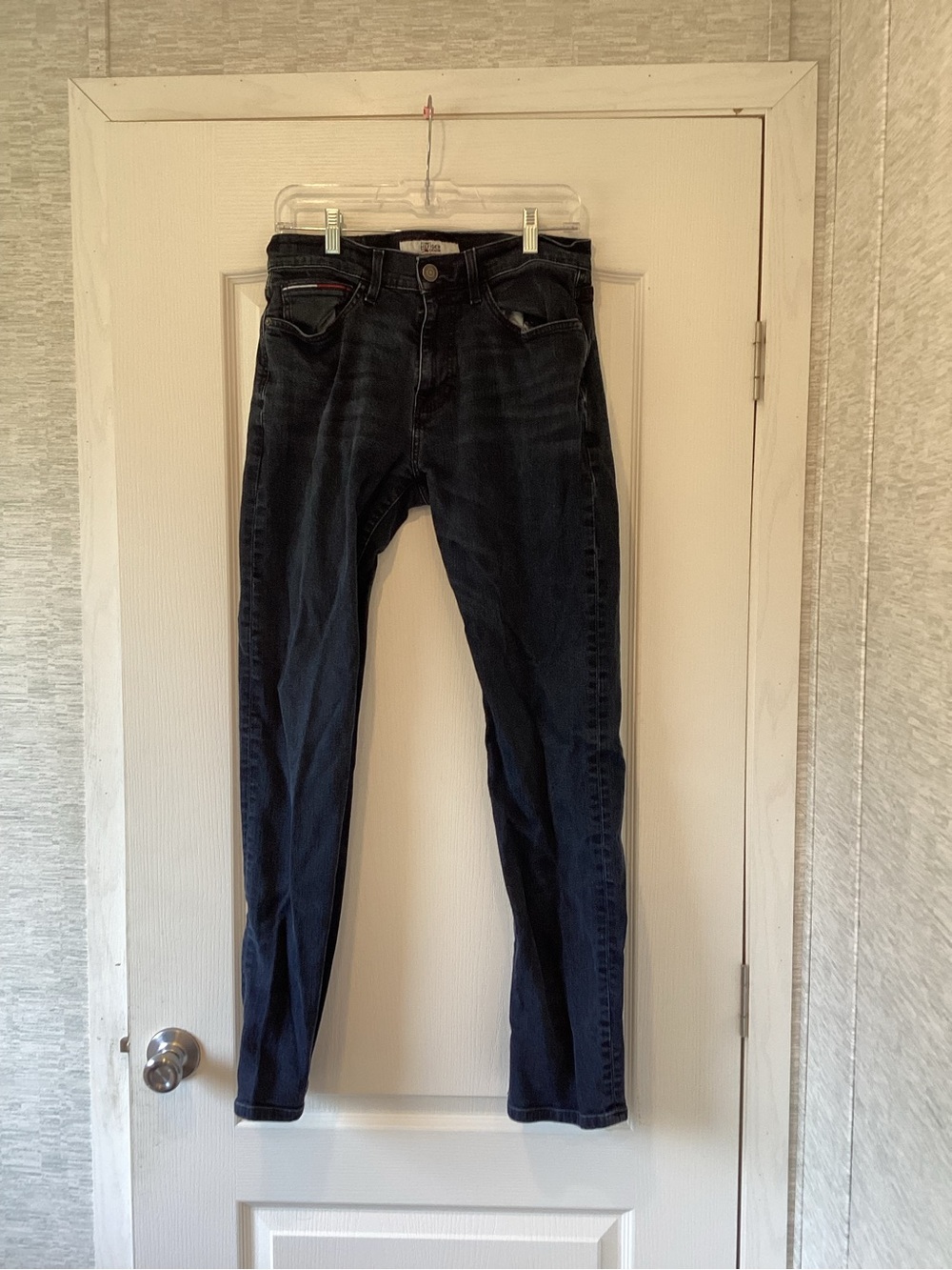 Tommy Hilfiger Black mens Jeans 30x32 EUC